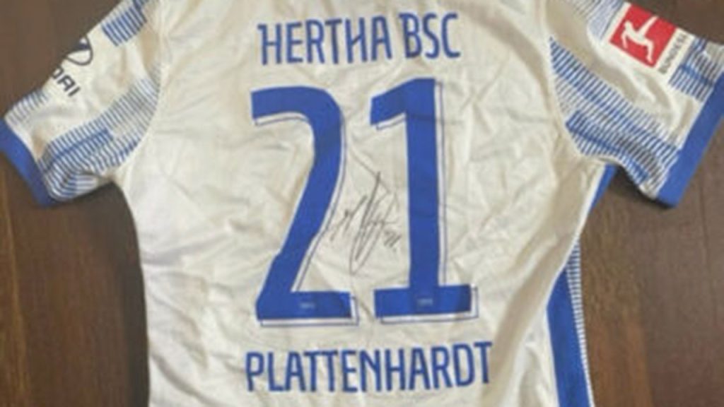 Rückseite vom Trikot "Marvin Plattenhardt, Nr. 21", Hertha BSC