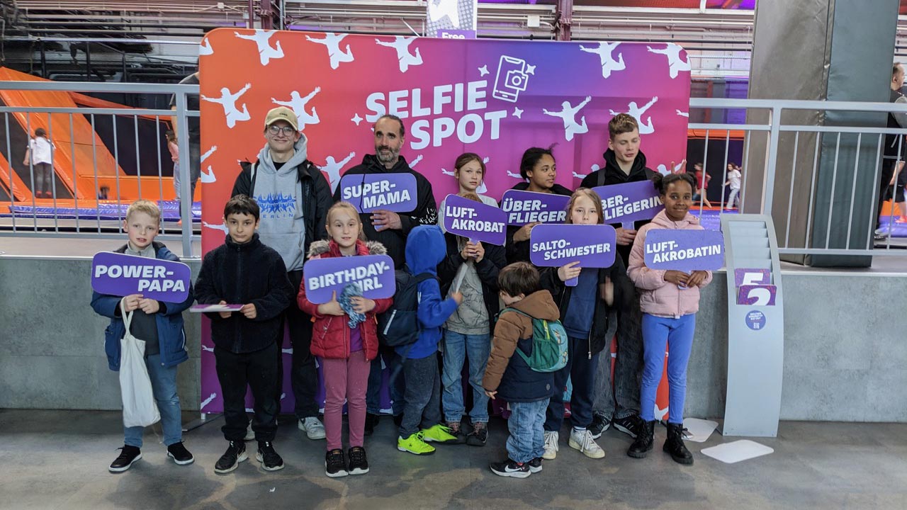 Oster-Jump 💙🐰🤍mit dem SOS-Kinderdorf Moabit
